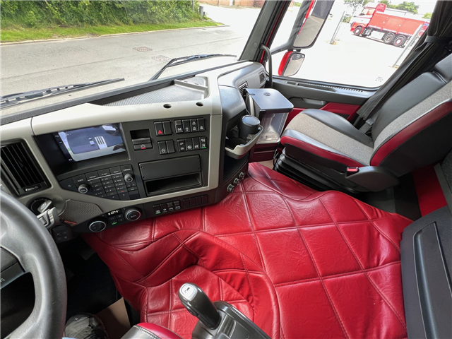 Volvo FM500 Globe 8X4*6 SOM CHASSIS