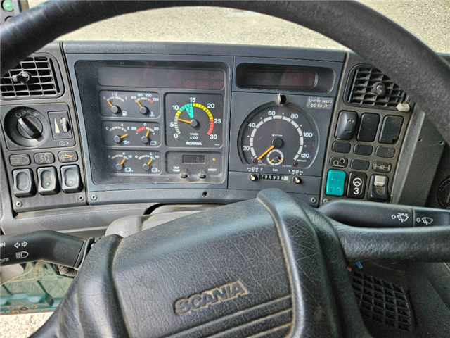 Scania G124 6x2/4 //2010 HMF 2020 k4 radio with grab//