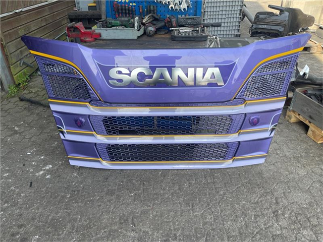 Scania COMPLETE UPPER FRONT GRILL R SERIE