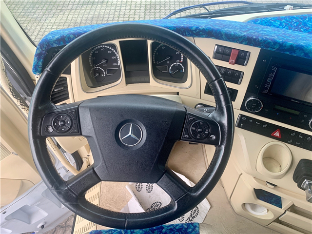 Mercedes-Benz Actros 2651 (lsdna 6x2)